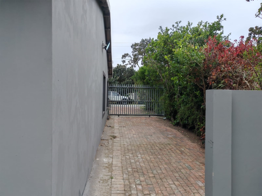 4 Bedroom Property for Sale in Boknesstrand Eastern Cape